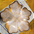 Centro de mesa flor com detalhes na cor ouro rosé - Imagem 2