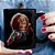 Caneca Cilíndrica Child's Play Chucky Boneco Assassino Terror Preta - Imagem 1