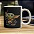 Caneca Cilíndrica Grogu Bruxo Harry Potter Baby Yoda The Mandalorian Star Wars Branca - Imagem 1