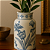 VASO CERAMICA FLORAL BRANCO 7X21CM - Imagem 2