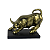 ESTATUETA TOURO DOURADO WALL STREET EM RESINA 14CM - Imagem 1