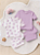 4 Peças Conjunto de Pijama de Bebê Menina com Calça de Babado em Estampa de Flor de Manga Curta + Terno Casual Confortável de Cor Sólida para Casa - Imagem 1