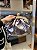 Bolsa Metalizada com Fechamento em Madeira Pewter - Imagem 2