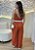 Macacão Feminino Laranja Pantalona com Decote V e Zíper nas Costas – Elegância e Sofisticação - Imagem 2