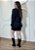 Vestido Curto Drapeado Um Ombro Feminino em Poliéster Preto– Modelagem Ajustada e Elegante - Imagem 2