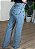 Calça Jeans Feminina Básica Botão Encapado Cintura Alta– Modelagem Reta - Imagem 3