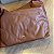 AREZZO A500290205 BOLSA CARAMELO ALÇA CURTA - Imagem 2