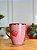 Caneca artesanal rosa com morango - Imagem 3