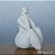 ESCULTURA DE MULHER PENSADORA EM POLIRRESINA - Imagem 1