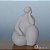ESCULTURA MULHER SENTADA EM POLIRRESINA - Imagem 1