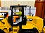 Miniatura Retroescavadeira Caterpillar 910K 1/32 Diecast Masters - Imagem 8