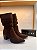 Bota Slouchy Lialine em Couro Camurça Equino Marrom Cano Médio Salto Bloco - Imagem 2