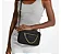 Bolsa Transversal Michael Kors Jet Set Couro Saffiano Preto Couro Ouro Preto - Imagem 4