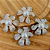 BRINCO FLOR PÉTALAS COM PÉROLA - Imagem 1