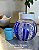 Vaso em cristal lapidado a mão com palmas e motivos geométricos em baixo relevo na cor azul cobalto - Imagem 10