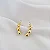 BRINCO EAR HOOK COM CORAÇÕES DEGRADE EM OURO 18K - Imagem 1