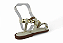 Sandalia Rasteira Littz Fivela Tira Com Tachas Douradas Off White - Imagem 4