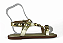 Sandalia Rasteira Littz Fivela Tira Com Tachas Douradas Ouro Light - Imagem 3