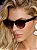 Óculos de Sol Feminino DNY Redondo Acetato Bicolor Preto Degradê – Elegância Atemporal - Imagem 5