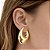 Brinco oval formato U em banho de ouro 18k - Imagem 2