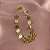 PULSEIRA ELOS REDONDOS COM PLAQUINHAS NO DOURADO - SEMIJOIA - Imagem 4