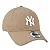 Boné New Era 9TWENTY MLB New York Yankees Aba Curva Kaki - Imagem 3