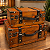 Kit 2 maletas decorativas de madeira com detalhes em couro estilo vintage - Imagem 1