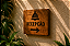 Placa de Madeira Recepção | Cedrinho Tratado com Verniz Naval - Imagem 1