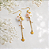 Brincos Longos Tsubaki Omamori Charms Camélia Japonesa - Imagem 1