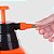 Pulverizador Manual com Pressão Prévia 2L Famastil Plástico Resistente, Bico Regulável, para Jardinagem e Hortas - Imagem 2