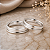 Aliança de Prata 925 estilo Bvlgari 5mm bordas alto relevo - Imagem 3