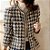 Casaqueto de tweed azul e bege - Imagem 3
