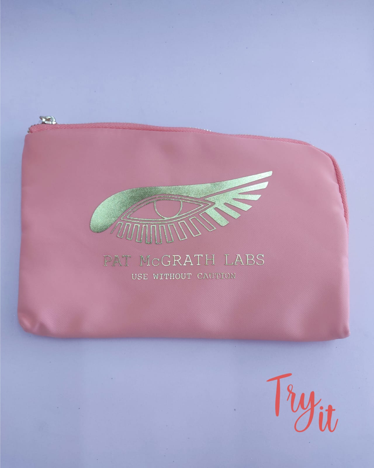 necessaire Pat McGrath baby pink 14,5cm x 22cm - Imagem 1