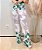 Calça Alfaiataria Luzy Estampa Folhas Verdes Pantalona com Bolsos Verdugos Atrás e Elástico Estampa Exclusiva - Imagem 4
