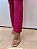 Calça Alfaiataria Pink Reta com Nervuras Horizontais no Quadril e Bolsos - Imagem 3