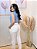 Calça Sarja Branca Reta Pences Frontais e Bolsos Verdugos com Lapelas Traseiras Modelagem Tradicional - Imagem 7