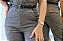 Calça Algodão Xadrez Cáqui e Marinho Pantalona com Cintura Alta com Passantes Bolsos Frontais e Bolsos Traseiros Verdugos Funcionais Cem Por Cento Algodão - Imagem 2