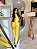 Calça Visco Trench Amarelo Alfa Reta com Elástico Grosso no Cós e Nervuras na Frente Quadril e Bolsos Traseiros - Imagem 4