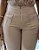Calça Alfaiataria Natural Areia Reta com Zíper Frontal Bolsos Verdugos Frente com Nervuras e Bolsos Traseiros com Lapel - Imagem 2