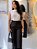 Calça Linho Preto Pantalona Com Bolsos Verdugos Assimétrico Frente, Bolsos Verdugos Atrás E Elástico Na Cintura - Imagem 5