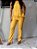 Calça Alfaiataria Amaranto Mostarda Reta Com Nervuras Laterais, Bolsos Frontais E Traseiros, Elástico Atrás E Fecho Fron - Imagem 9