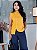 Blusa Viscose Mostarda Cavada, Gola Alta e Botões Lateralizados - Imagem 3