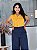 Blusa Viscose Mostarda Cavada, Gola Alta e Botões Lateralizados - Imagem 5