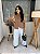 Blusa Viscose Moca Mousse Cavada, Gola Alta e Botões Lateralizados - Imagem 6