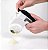 OXO Good Grips Seal and Store Rotary Grater - Imagem 3