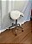 Mocho Sela Bipartido Split Assento Giratório Ergonômico Com 2 Regulagens - Akmed - Branco - Showroom - Imagem 6