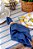Toalha de mesa azul e beige retangular 1,8 x 2,6m - Imagem 3