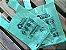 Pacote com 1Kg de Sacolas Plásticas de Fonte Renovável - 48x55 - Verde - Impressão sobre o descarte de Materiais Recicláveis Secos - Imagem 1