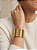 Bracelete Liso Largo Dourado com Textura Acanalada - Imagem 1