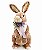 Coelho de Palha Sentado com Laço e FLores Lilas no Pescoço 25x12x19cm - Coleção Canelinha - Ref 1013930 Cromus - Imagem 1